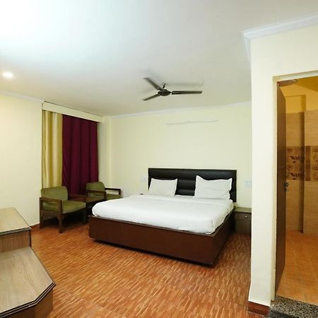 Hotel Gaurab Near Paltan Bazaar Dehradun Dış mekan fotoğraf