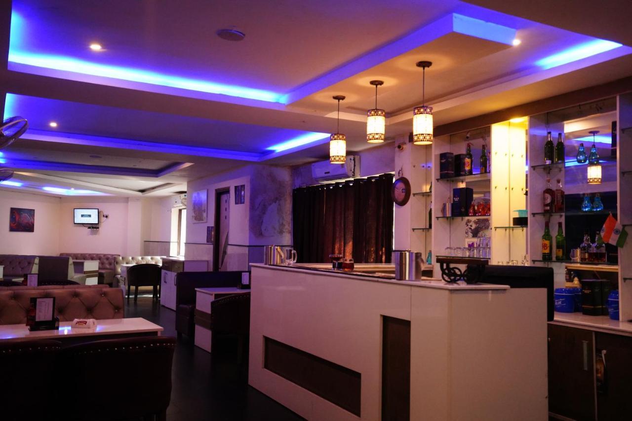 Hotel Gaurab Near Paltan Bazaar Dehradun Dış mekan fotoğraf