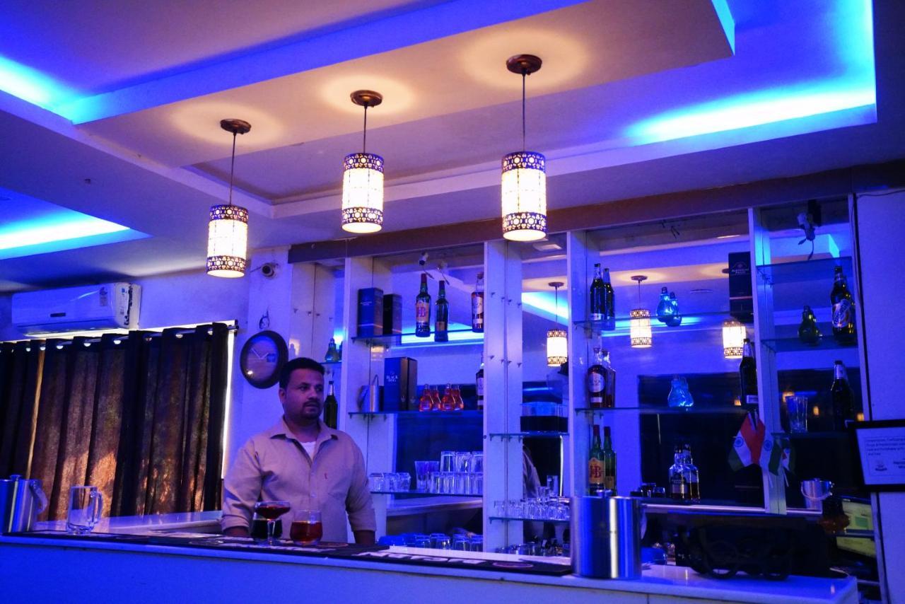 Hotel Gaurab Near Paltan Bazaar Dehradun Dış mekan fotoğraf